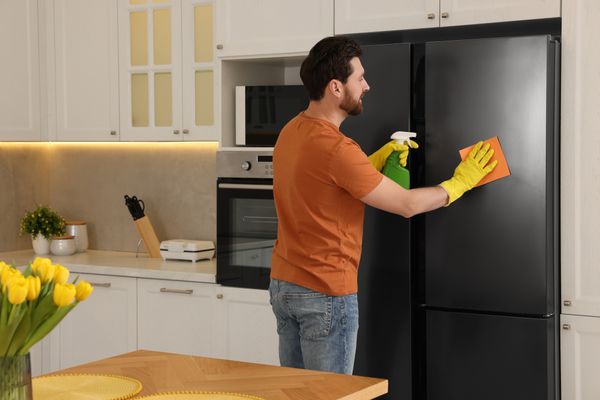 Cleaning a black stainless refrigerator Cleaning a black stainless refrigerator